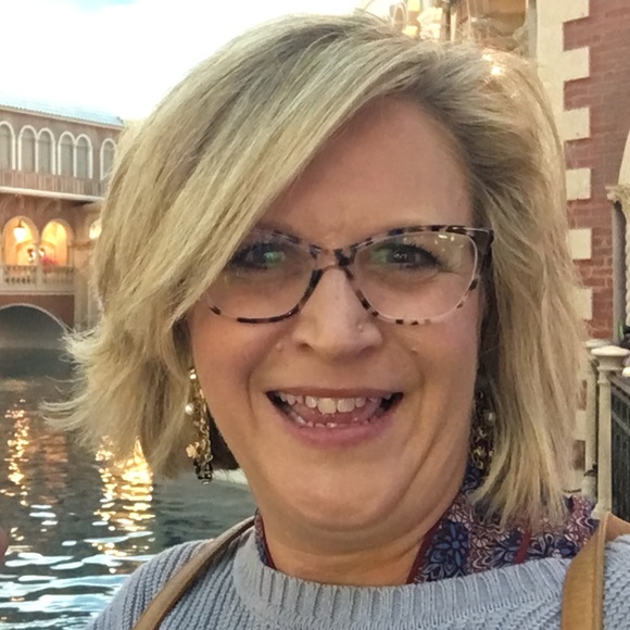 Meet your Posher, Becky - Picture 2 of 2